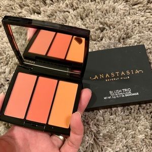 Anastasia blush